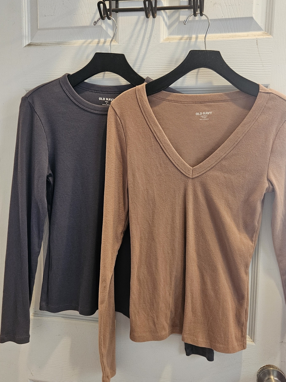 Old Navy Women's Long-Sleeve V-Neck Top - Brown Long Sleeve Grey/Blue Top